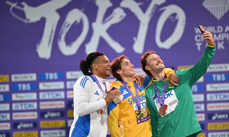 Καραλής: Η απονομή του αργυρού