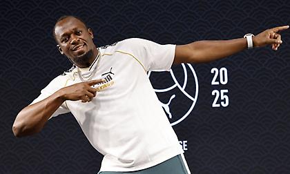 «Κάθε φορά που ανεβαίνω σκάλες, λαχανιάζω - Βλέπω ταινίες και παίζω με Lego»: Ο Γιουσέιν Μπολτ για τη ζωή εκτός κουλουάρ