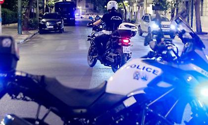 Διακοπή κυκλοφορίας στην οδό Αγίας Τριάδος στο Μενίδι λόγω πυρκαγιάς