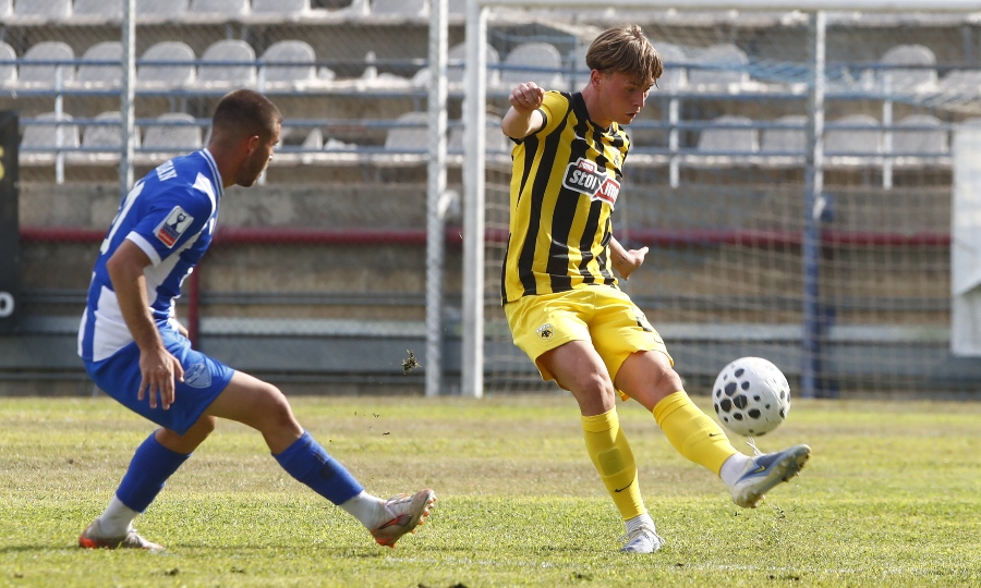 Aigaleo-AEK 0-1: Passed through the ... Aigaleo field and entered the right to League Phase