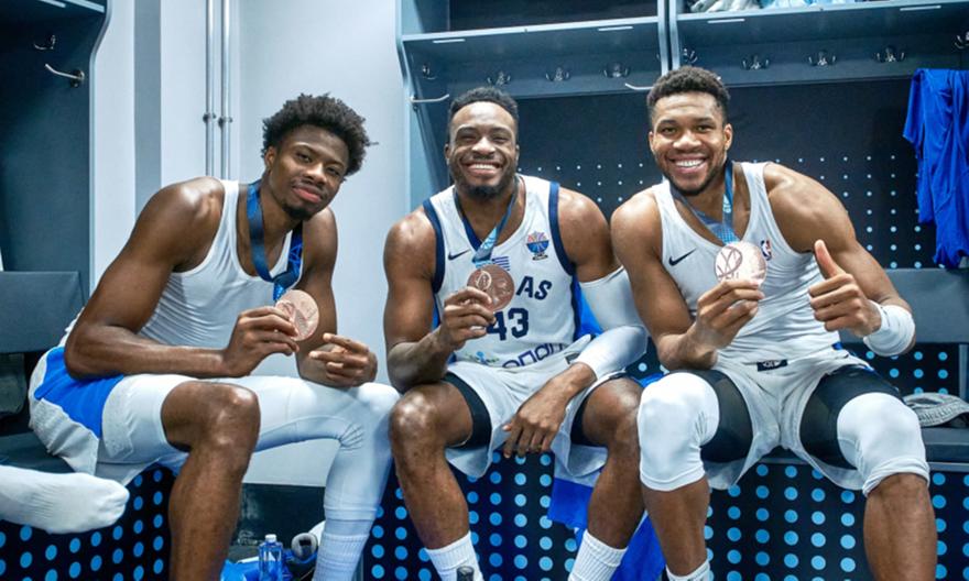 Giannis Effect και στη μουσική: Επανήλθαν στο Top 50 του Spotify τρία παλιά hits του Light λόγω Αντετοκούνμπο!