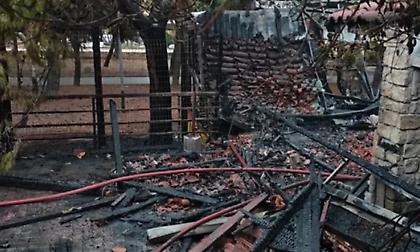 Φωτιά σε καφετέρια στους Αγίους Αναργύρους - Κάηκε ολοσχερώς