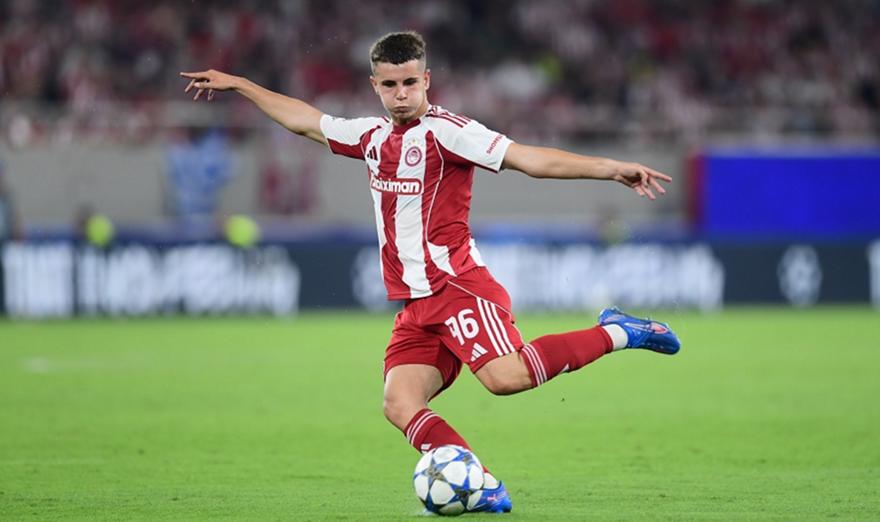 Ολυμπιακός: Ο Μουζακίτης και τρεις αμυντικοί δεν φτάνουν