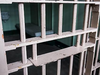 Κρατούμενος βρέθηκε απαγχονισμένος στα κρατητήρια του Πειραιά