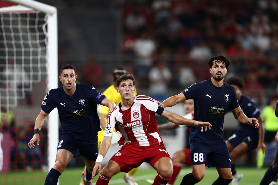 Ολυμπιακός: Ο Μουζακίτης και τρεις αμυντικοί δεν φτάνουν