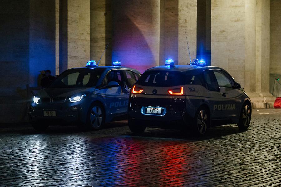 Μεθυσμένος τουρίστας στην Πράγα μπέρδεψε το περιπολικό με ταξί – Δείτε πώς βγήκε