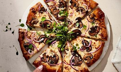 Πίτσα στο air fryer, έτοιμη σε λιγότερο από 10 λεπτά