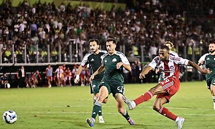 Τα στιγμιότυπα από το ισόπαλο ντέρμπι Παναθηναϊκού και Ολυμπιακού στη Λεωφόρο