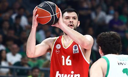 Παπανικολάου: «Θα τα δώσουμε όλα για πρωτάθλημα, Κύπελλο και Euroleague»