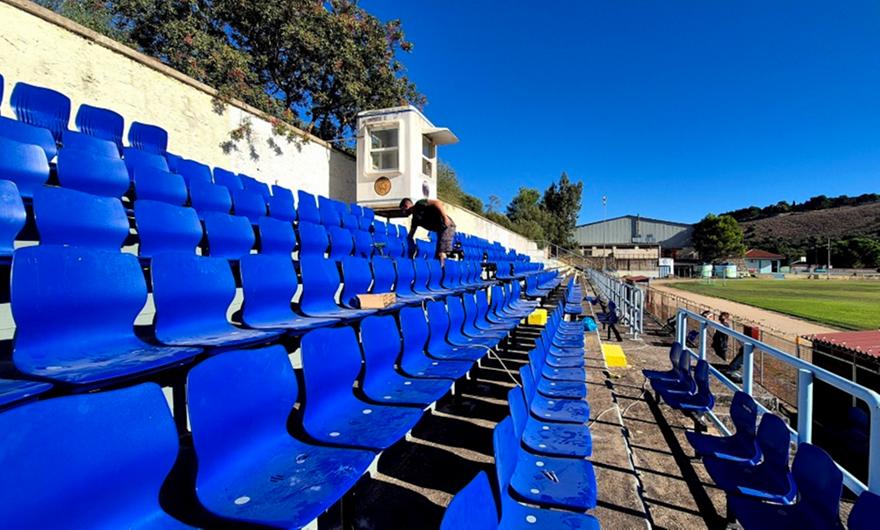 ΚΑΕ ΑΕΚ: Τα παλιά καθίσματα της SUNEL Arena τοποθετήθηκαν στην Αμφιλοχία