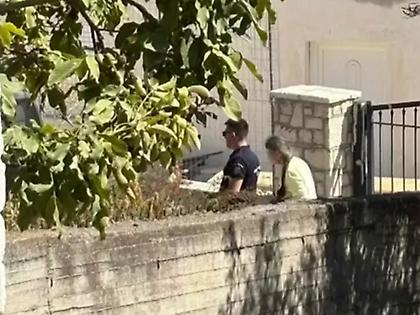 Βοιωτία: Πήρε προθεσμία για την απολογία της και αφέθηκε ελεύθερη η 62χρονη που έθαψε τη μητέρα της σε στάβλο