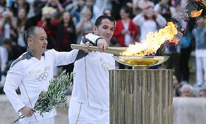 Πύρρος Δήμας για την πώληση της ολυμπιακής δάδας: «Δεν είχα σκοπό να προσβάλω κανέναν - Την έδωσα για καλό σκοπό»