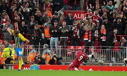 «Καλώς ήρθες στο ''Άνφιλντ''»: Έκανε... σεφτέ με τη Λίβερπουλ ο Ίσακ