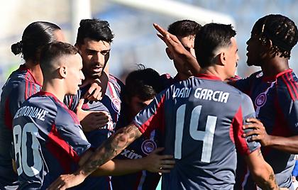 Φονικά σέντερ φορ και δύο λόγια από τον Μέντι που δείχνουν τη διαφορά νοοτροπίας…