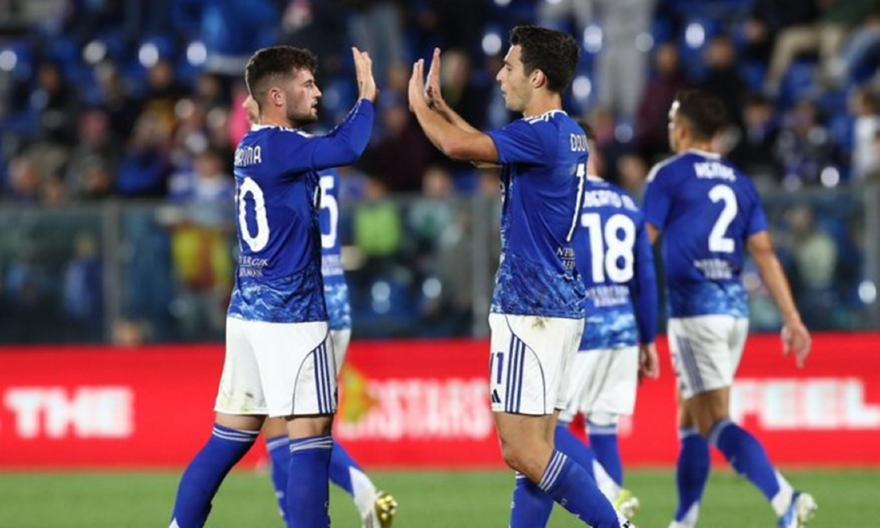 Τρομερός Δουβίκας με γκολ και ασίστ για την Κόμο (VIDEO)