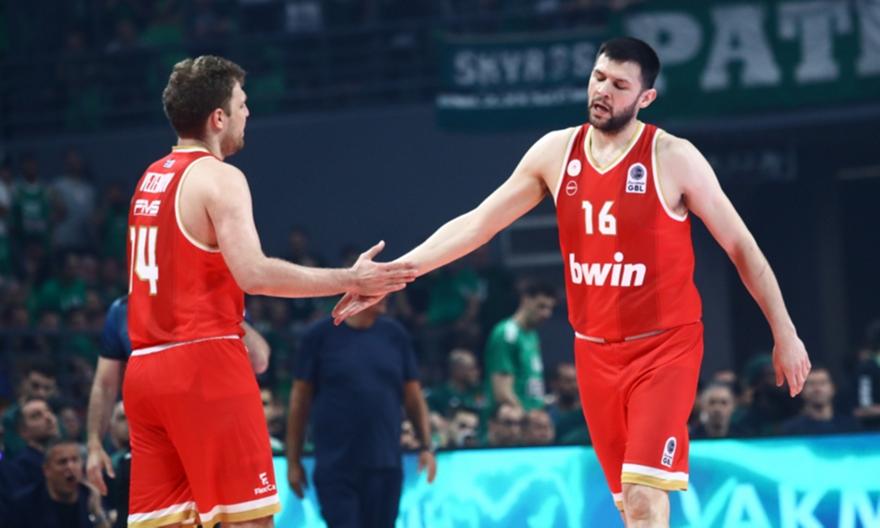 Ολυμπιακός: Το βίντεο με Παπανικολάου, Βεζένκοφ και ΜακΚίσικ