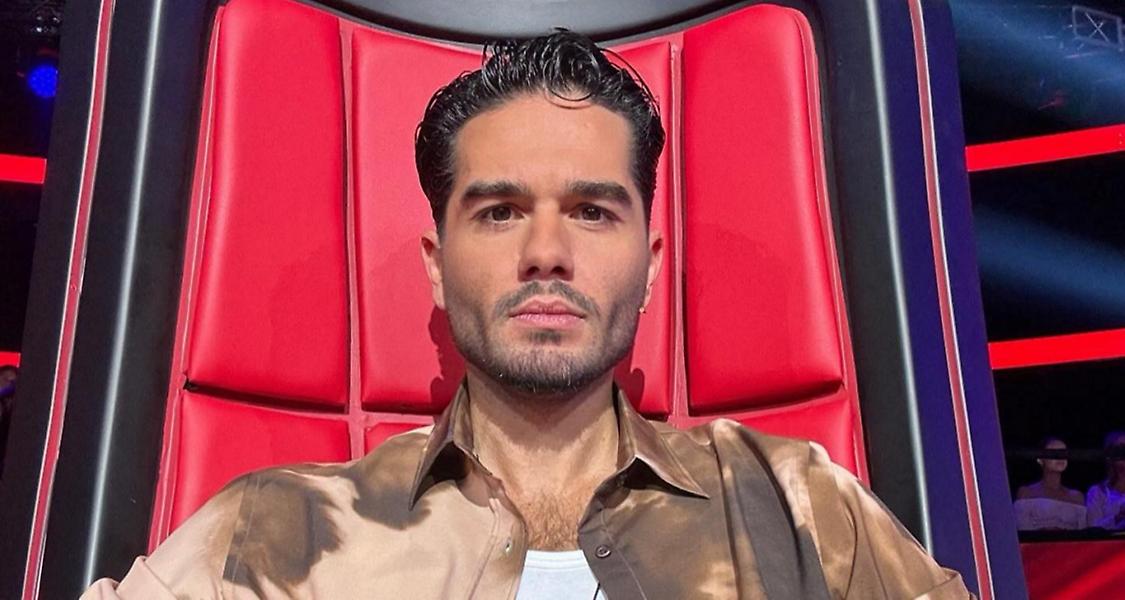 Ο Χρήστος Μάστορας που τραγουδάει με τη βαφτιστήρα του την Αστερομάτα ήταν η καλύτερη αρχή για τη μέρα μας