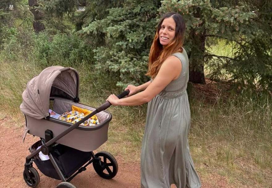 Κατερίνα Στεφανίδη: Βάζει στη θέση τους όσους την επέκριναν για το βίντεο που θηλάζει τον γιο της