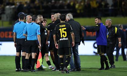 Άρης: Έντονες διαμαρτυρίες του Χιμένεθ στον Ευαγγέλου μετά το τέλος του αγώνα στο «Κλ. Βικελίδης»