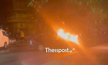 Θεσσαλονίκη: Αυτοκίνητο έπεσε σε βιτρίνα καταστήματος και τυλίχτηκε στις φλόγες - Σώος ο οδηγός