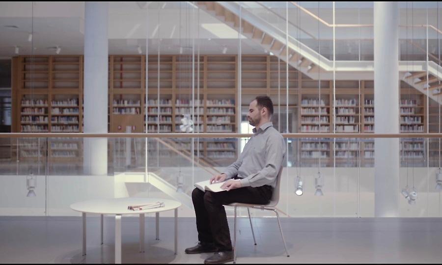 Μέλλον Ένα: Ο Βαγγέλης Αυγουλάς μιλά για ισότητα και αυτοεκπροσώπηση