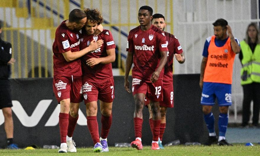 Με ψυχή και δέκα παίκτες, η ΑΕΛ Novibet απέδρασε με βαθμό από το Περιστέρι!