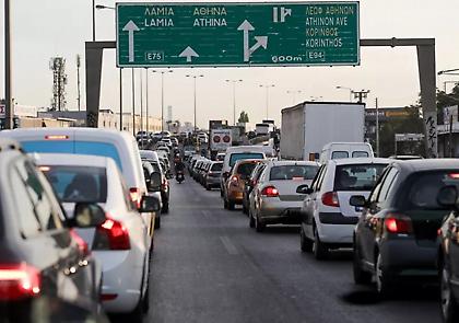 Χάος στην Αττική: Στο «κόκκινο» ο Κηφισός λόγω τροχαίου - Μποτιλιάρισμα 2 χιλιομέτρων στη Λ. Σχιστού