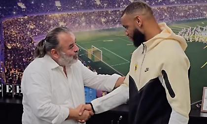 Ηλιόπουλος σε Μουκουντί: «Να είμαστε μαζί για πολλά χρόνια και για όσο θες να είσαι μονομάχος στην Αρένα»