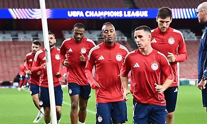 Στιγμές από την προπόνηση του Ολυμπιακού στο Emirates