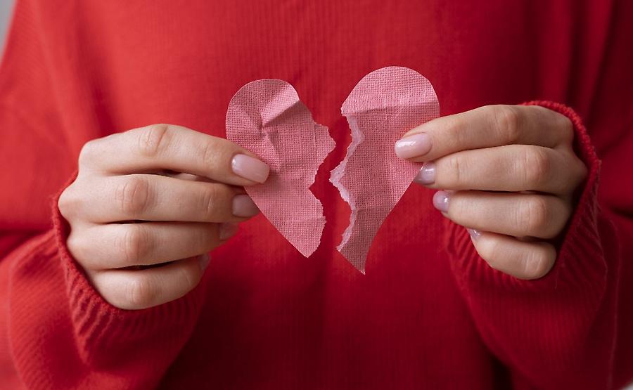 Αν ελπίζεις επανασύνδεση με πρώην, δες τα σημάδια που σου δείχνουν πως ΔΕΝ θα ξαναγυρίσει