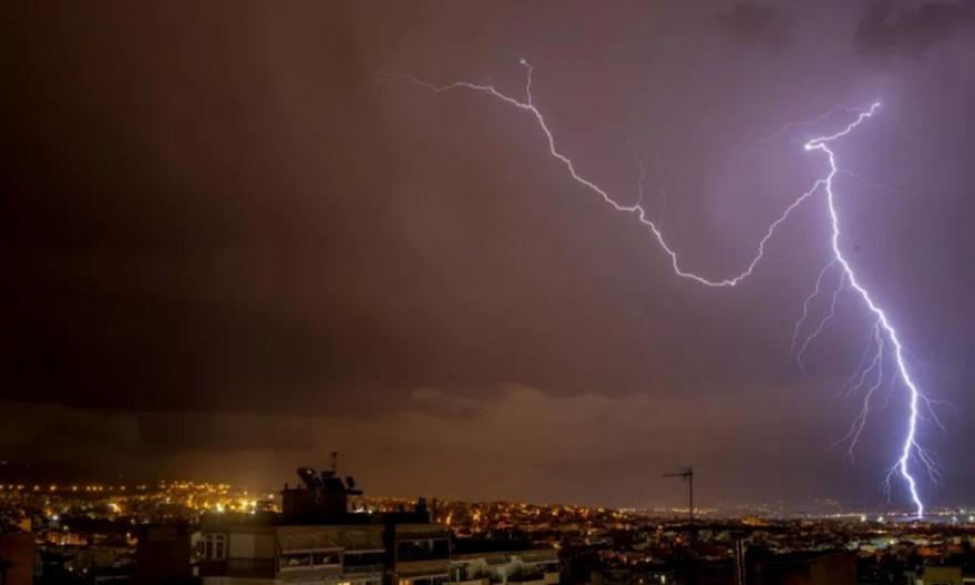 Έκτακτο δελτίο επιδείνωσης: Ισχυρές βροχές και καταιγίδες την Πέμπτη και την Παρασκευή