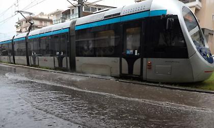 Προβλήματα στις γραμμές του Τραμ σε Ελληνικό και Άλιμο, λόγω νεροποντής