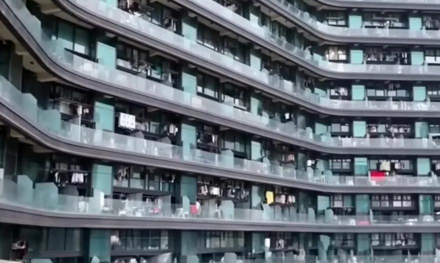 Η λέξη πολυκατοικία δεν είναι αρκετή: Το κτίριο που στεγάζει πάνω από 20.000 ανθρώπους θυμίζει δυστοπικό θρίλερ!