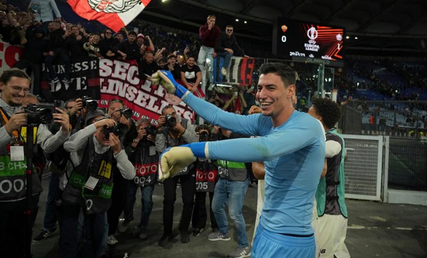 Ο τερματοφύλακας της Λιλ είχε υποσχεθεί στην κοπέλα του να κρατήσει το μηδέν γιατί τον… είχε κράξει νωρίτερα!