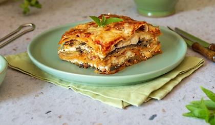 Λαζάνια με μελιτζάνες, σάλτσα ντομάτας και ελληνικά τυριά βήμα-βήμα