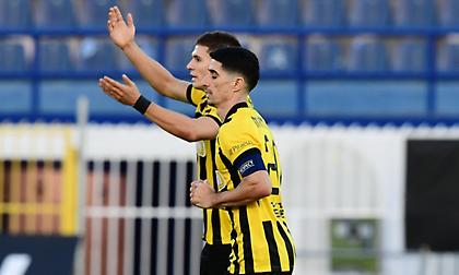 Μείωσε με Καλοσκάμη πριν βγει το ημίχρονο και ξαναμπήκε στη διεκδίκηση του ματς η ΑΕΚ!