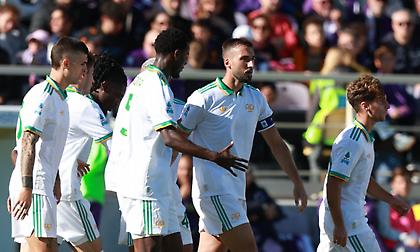 Ανέτρεψε τη Φιορεντίνα, διεύρυνε το νικηφόρο της σερί και πάτησε κορυφή η Ρόμα