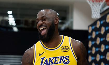 Τρόλαρε τους πάντες ο ΛεΜπρόν: Δεν αποσύρεται, άρχισε συνεργασία με εταιρεία ποτών!