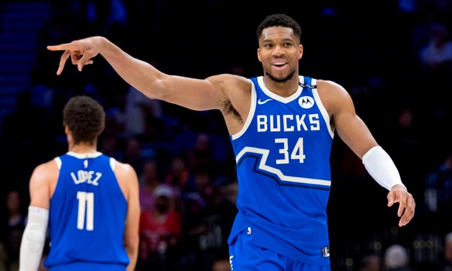 Γιάννης για τις νέες φήμες ανταλλαγής: «Είμαι αφοσιωμένος στους Μπακς, αν σε 6-7 μήνες αλλάξω γνώμη…» Γιάννης για τις νέες φήμες ανταλλαγής: «Είμαι αφοσιωμένος στους Μπακς, αν σε 6-7 μήνες αλλάξω γνώμη…»