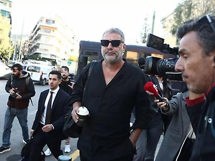 Στην Ευελπίδων ο Βασίλης Μπισμπίκης για την εξ αναβολής δίκη του