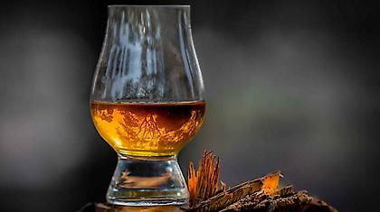 Στο Islay της Σκωτίας σίγουρα ξέρουν από peated whisky