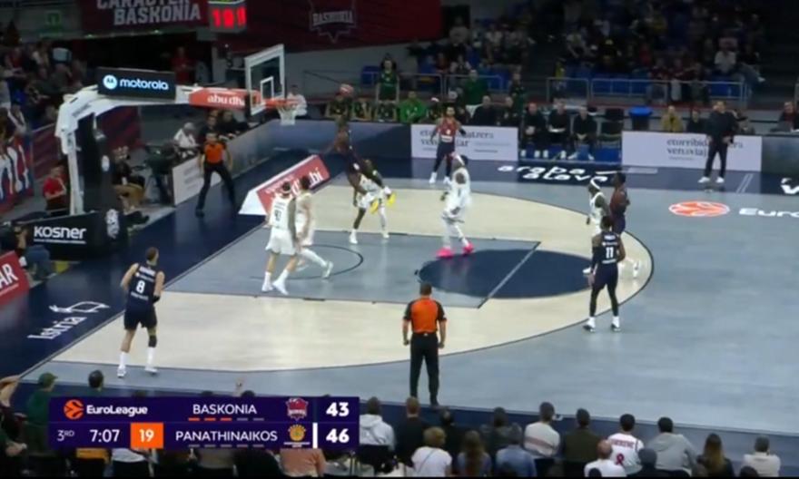 Τρομερή... πτήση και απίθανο κάρφωμα του Ντιαλό κόντρα στον Παναθηναϊκό