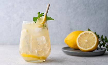 Cortisol cocktail: Η viral συνταγή για το κοκτέιλ που σε βοηθά να χαλαρώσεις