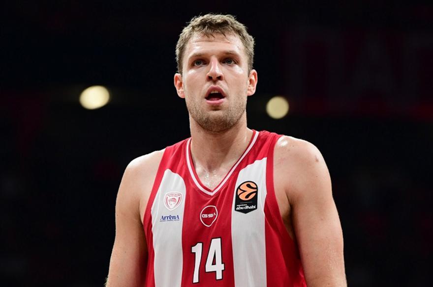 BAM TV: «Τι και αν έλειπαν οι μισοί ο Θρύλος έκανε μια... χαψιά την Dubai BC»