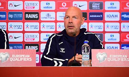 Ρίμερ: «Η Ελλάδα παίζει με περισσότερη ελευθερία στα εκτός έδρας ματς, το απέδειξε και στο Γουέμπλεϊ»