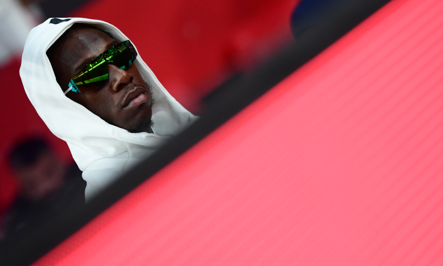 Ολυμπιακός-Παναθηναϊκός: Με γυαλιά ηλίου και κουκούλα στον πάγκο του ΣΕΦ ο Ναν