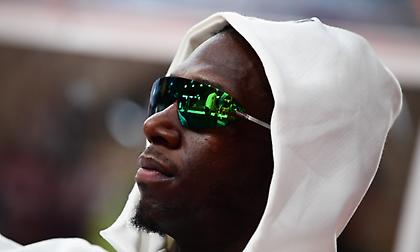 Με γυαλιά ηλίου και κουκούλα στον πάγκο του ΣΕΦ ο Ναν πριν από το ντέρμπι των «αιωνίων»!