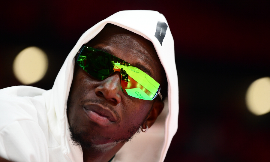 Ολυμπιακός-Παναθηναϊκός: Με γυαλιά ηλίου και κουκούλα στον πάγκο του ΣΕΦ ο Ναν