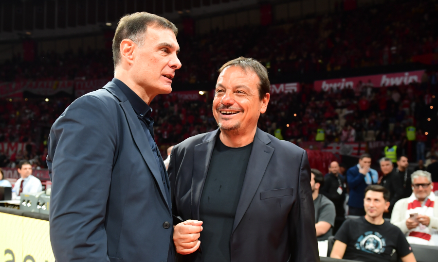 Ολυμπιακός-Παναθηναϊκός: Μπαρτζώκας και Αταμάν τα είπαν χαμογελαστοί στη χειραψία τους