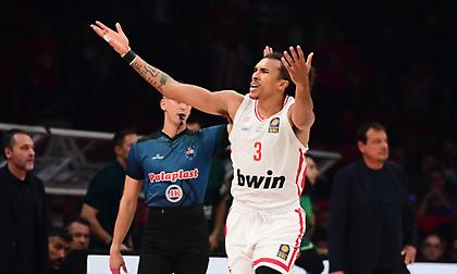 Γουόρντ: «Ήθελα να δείξω τι μπορώ να προσφέρω - Ευλογία για εμένα που έπαιξα σε ένα τόσο μεγάλο ντέρμπι»